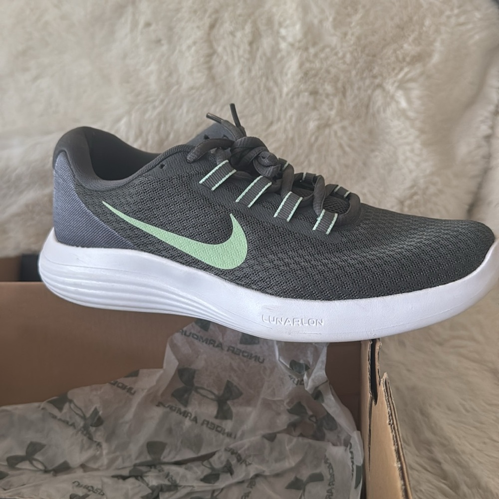Nike Sneakers Lunarlon 8.5